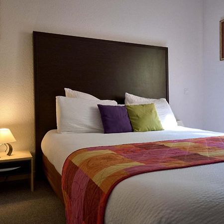 Logis Hotel Le Moulin Des Gardelles 리옴 외부 사진