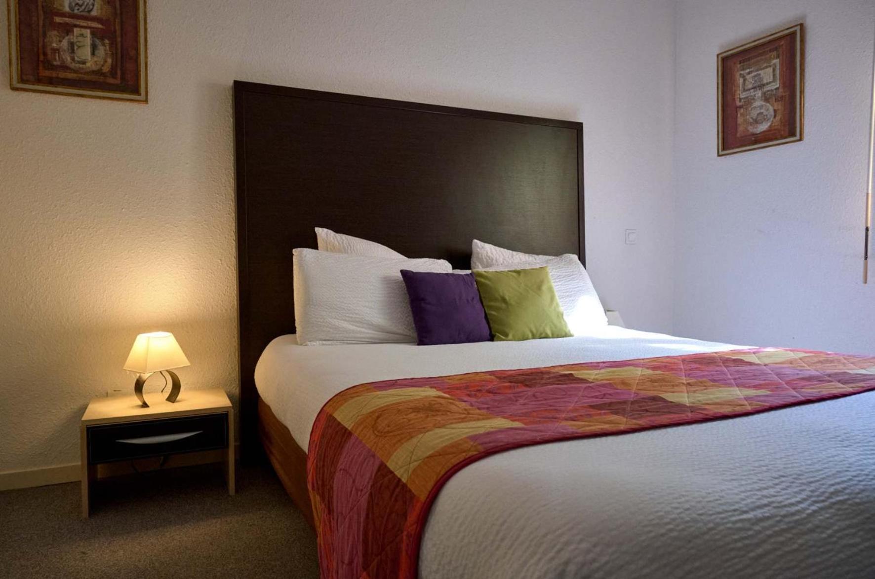 Logis Hotel Le Moulin Des Gardelles 리옴 외부 사진