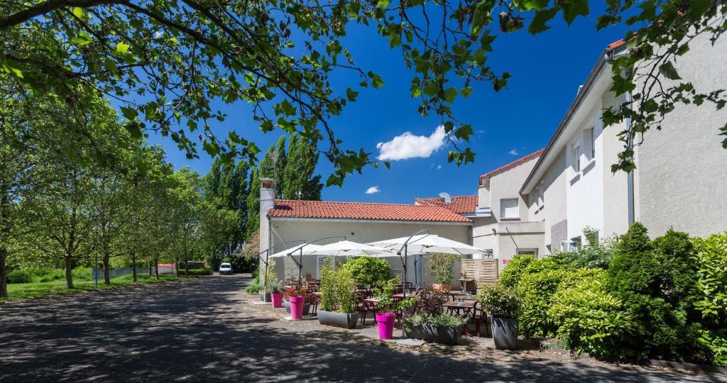 Logis Hotel Le Moulin Des Gardelles 리옴 외부 사진