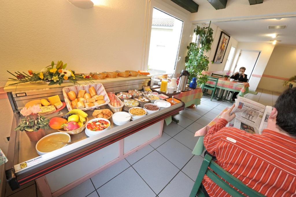 Logis Hotel Le Moulin Des Gardelles 리옴 외부 사진