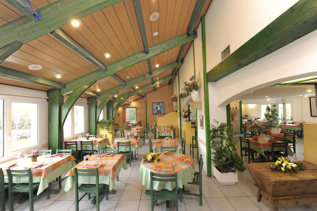 Logis Hotel Le Moulin Des Gardelles 리옴 외부 사진
