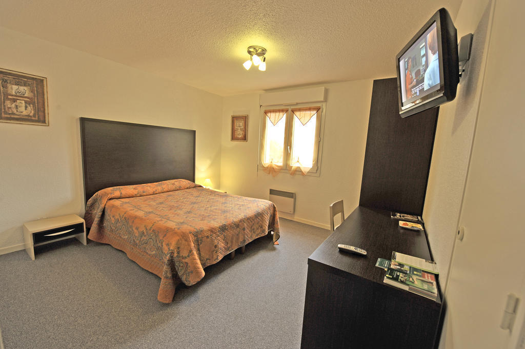 Logis Hotel Le Moulin Des Gardelles 리옴 외부 사진