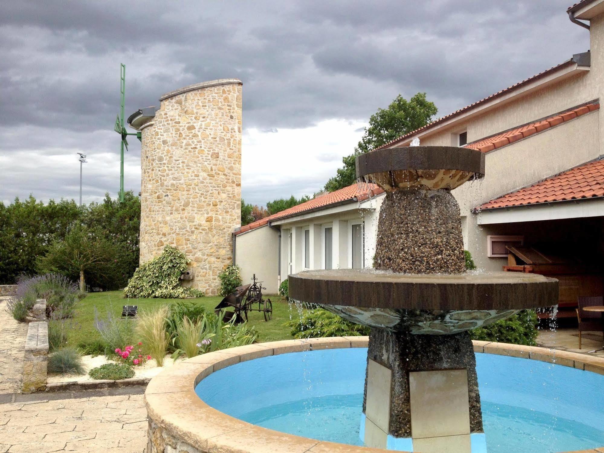 Logis Hotel Le Moulin Des Gardelles 리옴 외부 사진
