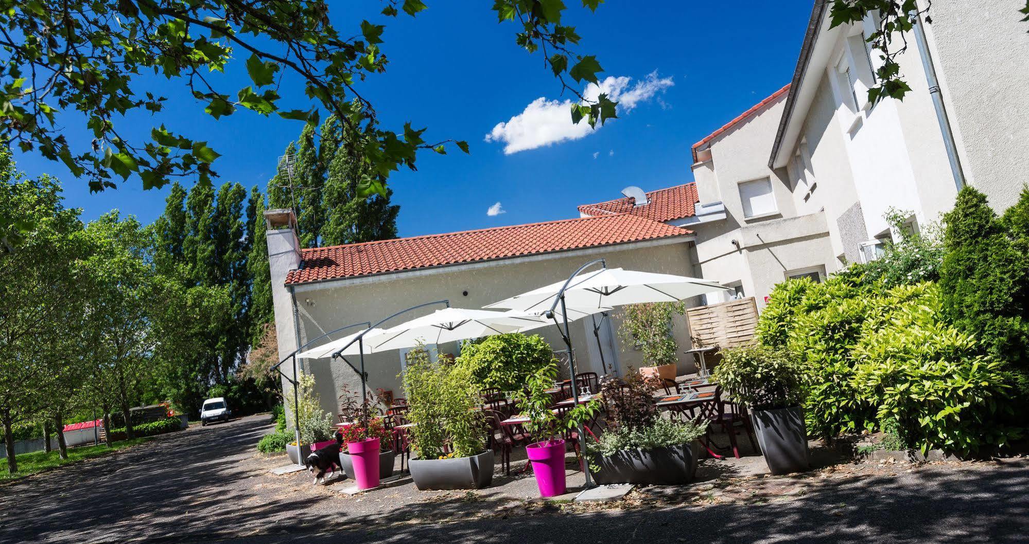 Logis Hotel Le Moulin Des Gardelles 리옴 외부 사진