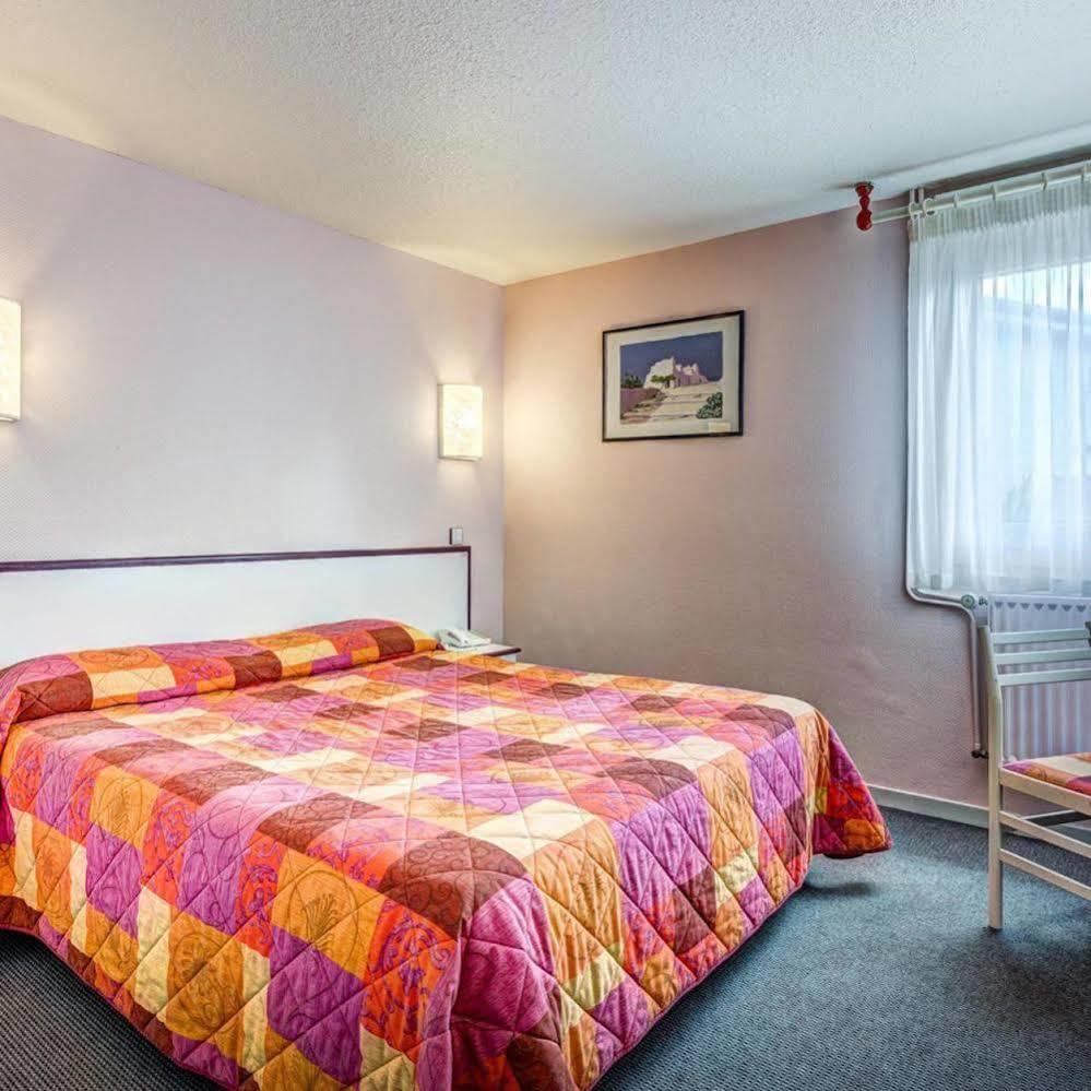 Logis Hotel Le Moulin Des Gardelles 리옴 외부 사진